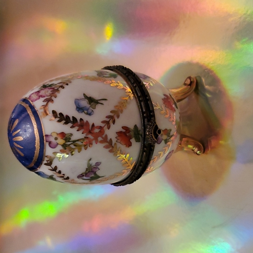 Egg shaped trinket box